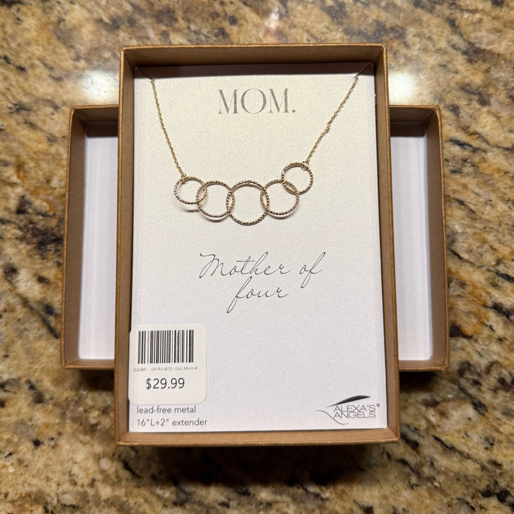 Mom Necklace - Mother of Four - NWT